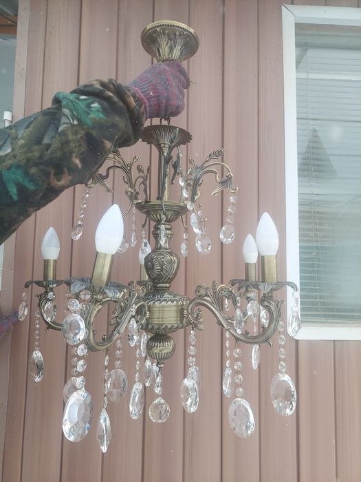 Люстра очень красивая