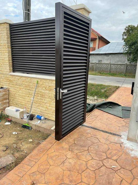 Garduri din panouri stil jaluzele, sipca metalica, tabla, plasa si BCA