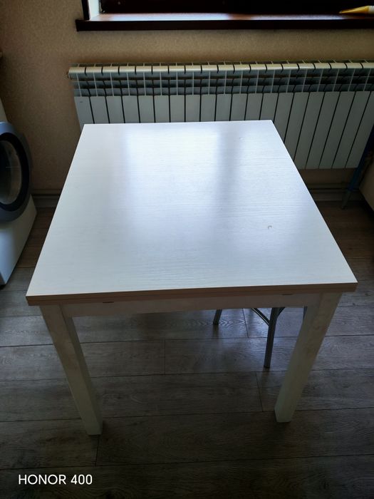 Продам срочно стол