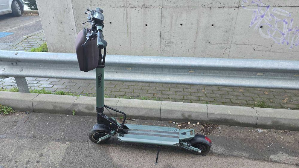 Електрическа тротинетка Vsett 8 48V 15,6Ah