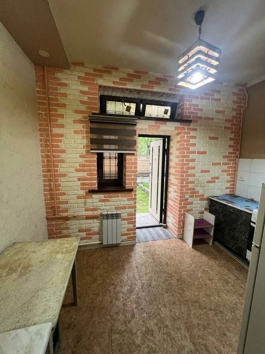 Чиланзар 1 квартал 1 этаж 2х комнатная Высокополочка ХалкБанк