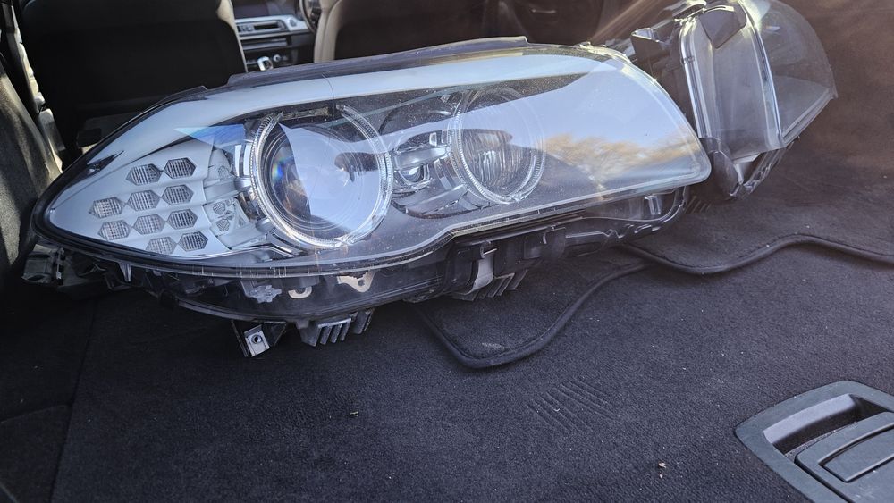 Ляв и Десен Фар за BMW F10/F11 Бмв Ф10/Ф11 HELLA