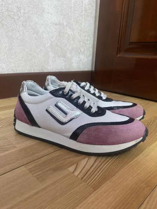 Продам кроссовки турецкие