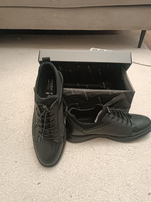 Срочно продам Кожаные Красовский