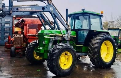 Vand tractor John Deere 3640 cu incarcator