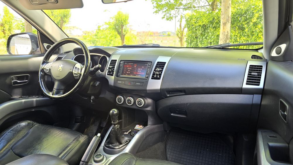 Peugeot 4007 / 4x4 decuplabil / 7 locuri