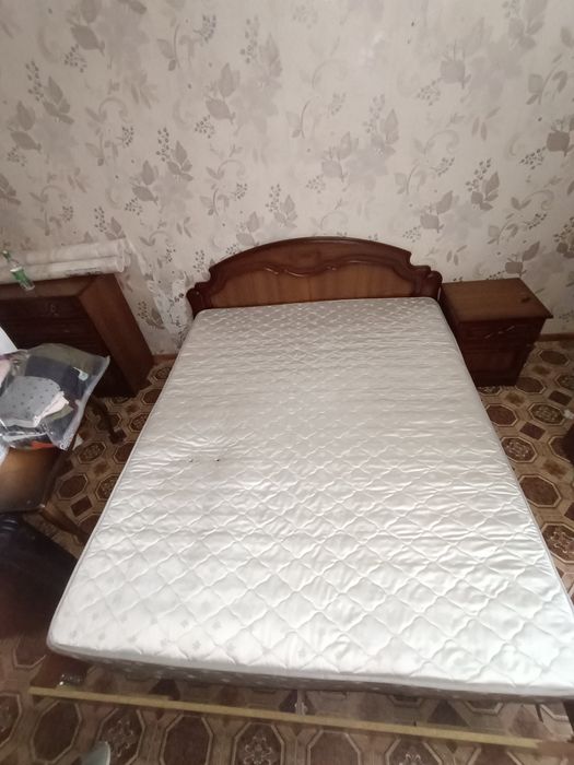 Продам спальный гарнитур