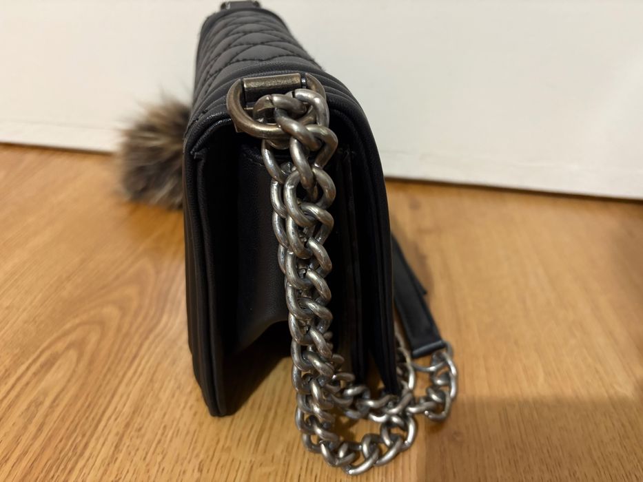 Дамска черна чанта