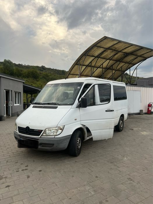 Mercedes sprinter 208