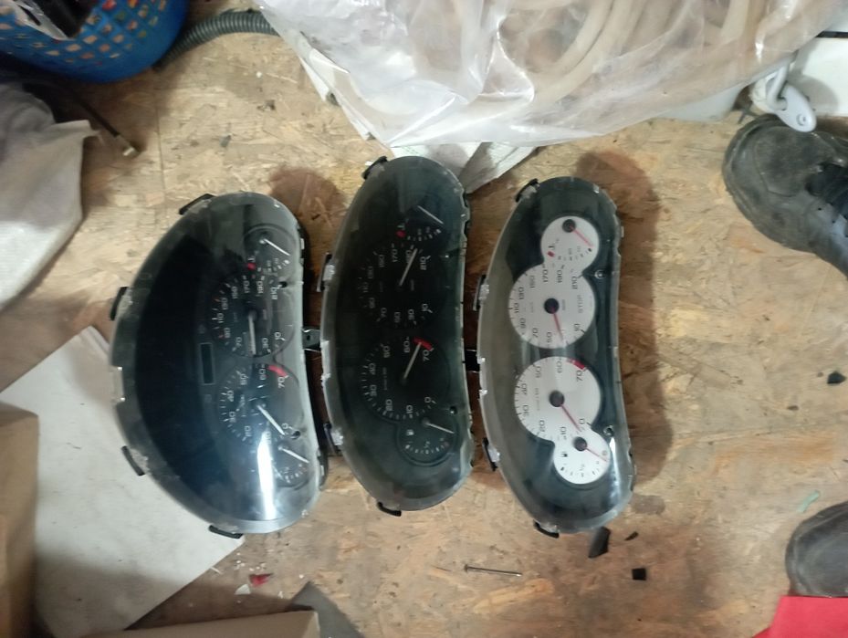 Ceasuri bord Peugeot 2006