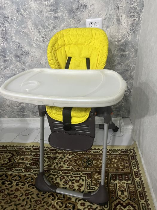 Детский столик пластик.