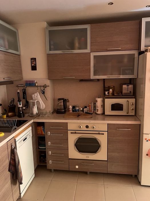 Продавам кухня без уредите