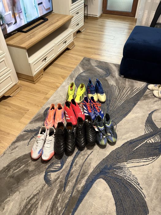 Ghetele de fotbal pentru detali fa las numarul in descriere