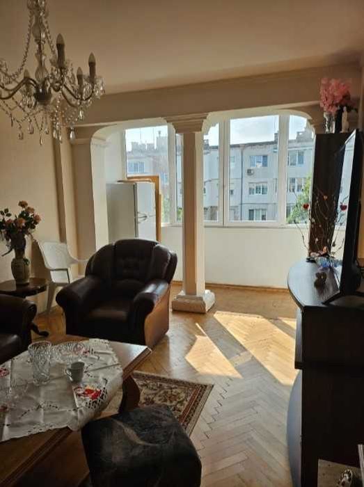 Продава се Двустаен апартамент в София, Център - 65 кв.м за 2445 €/кв.м - Снимка #1