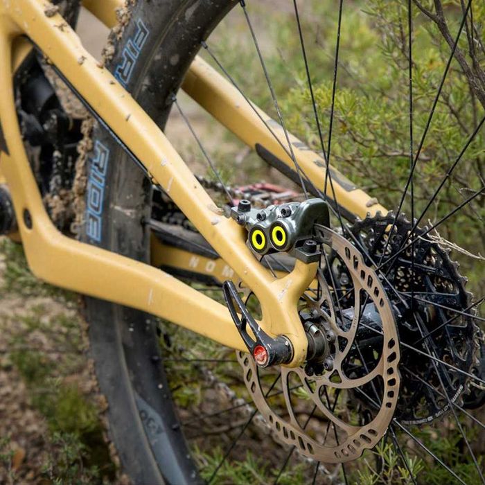 НОВИ MAGURA MT7 Pro HC ЧЕТИРИБУТАЛНИ дискови спирачки + 2 броя Ротори