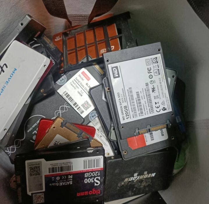 K.y.n.л.ю He paбoчuе ssd