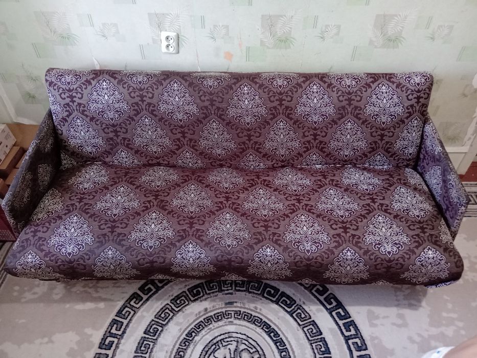 Продаётся диван Sotiladi divan