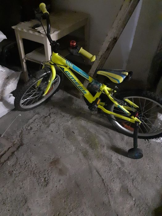 Bicicleta pt copii între 6 și 10 ani