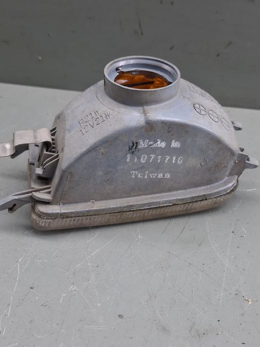 Lampa semnalizare fata dreapta 12-1603B Volkswagen VW Golf 1993
