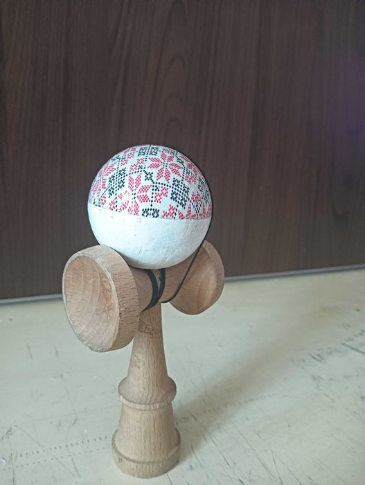 Kendama oase, grip sticky, ata 6-7 degete,in state bună