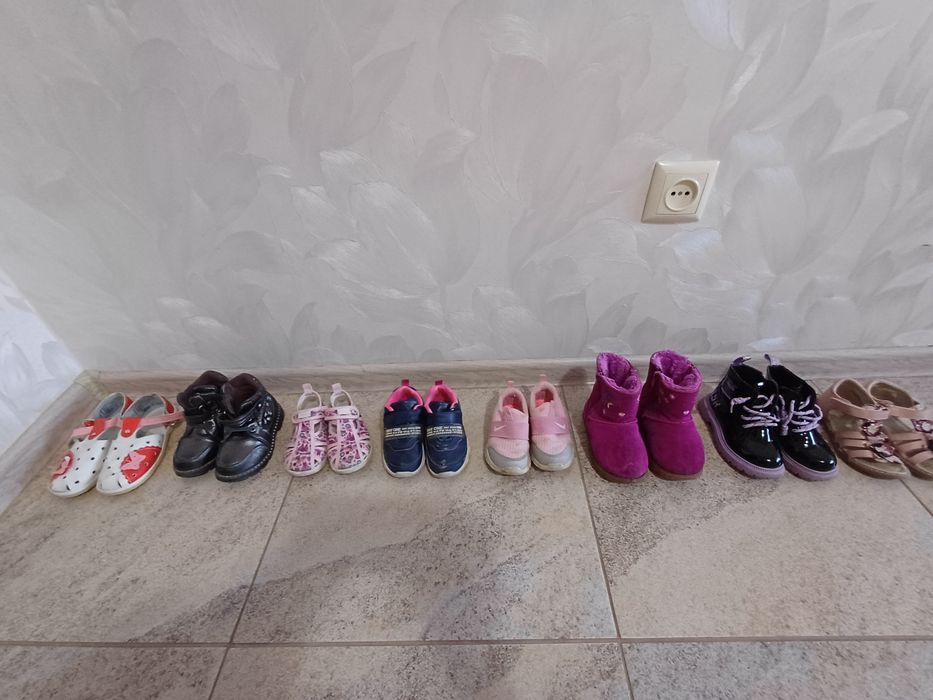 Продам детскую обувь