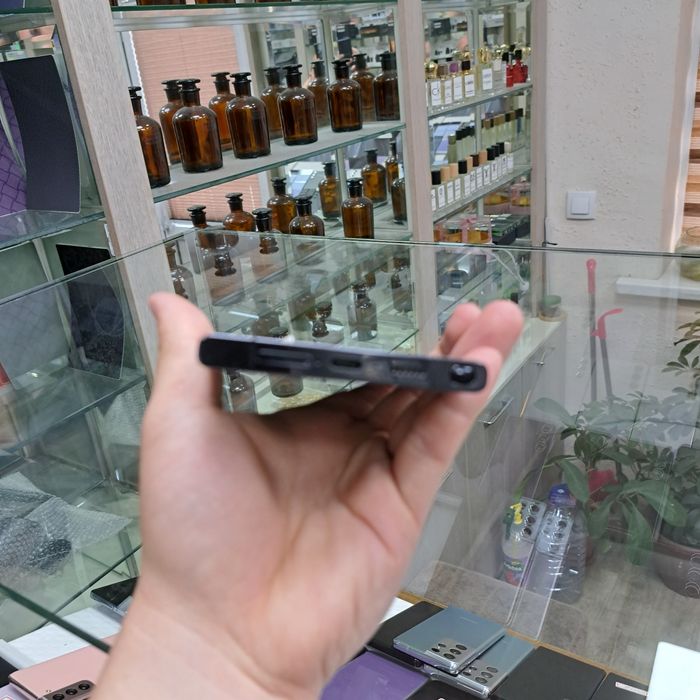 Samsung S23 Ultra xotirasi 12/256GB