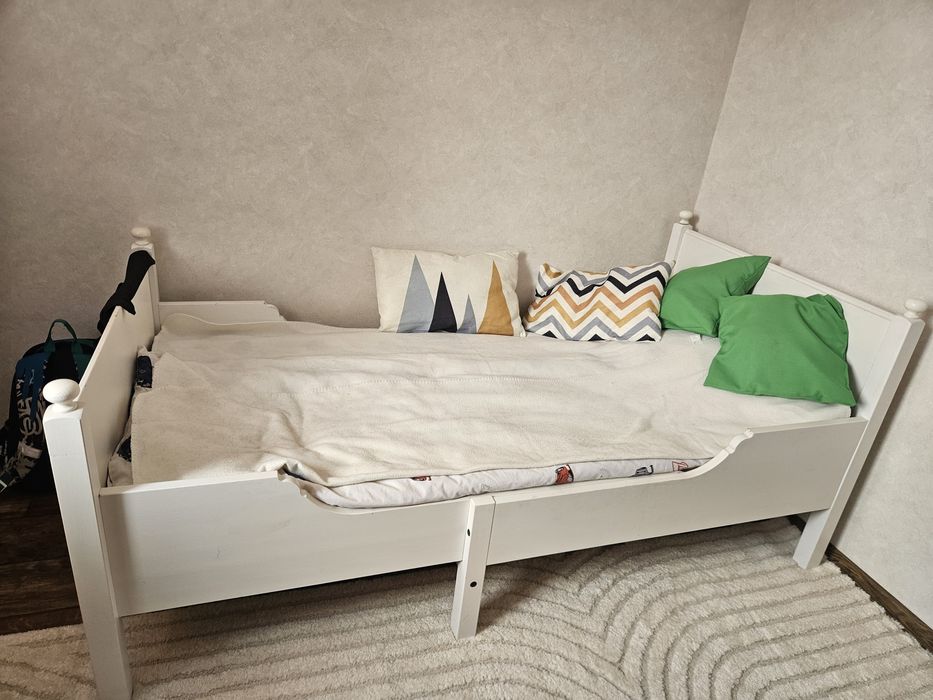 Раздвижная кровать IKEA.