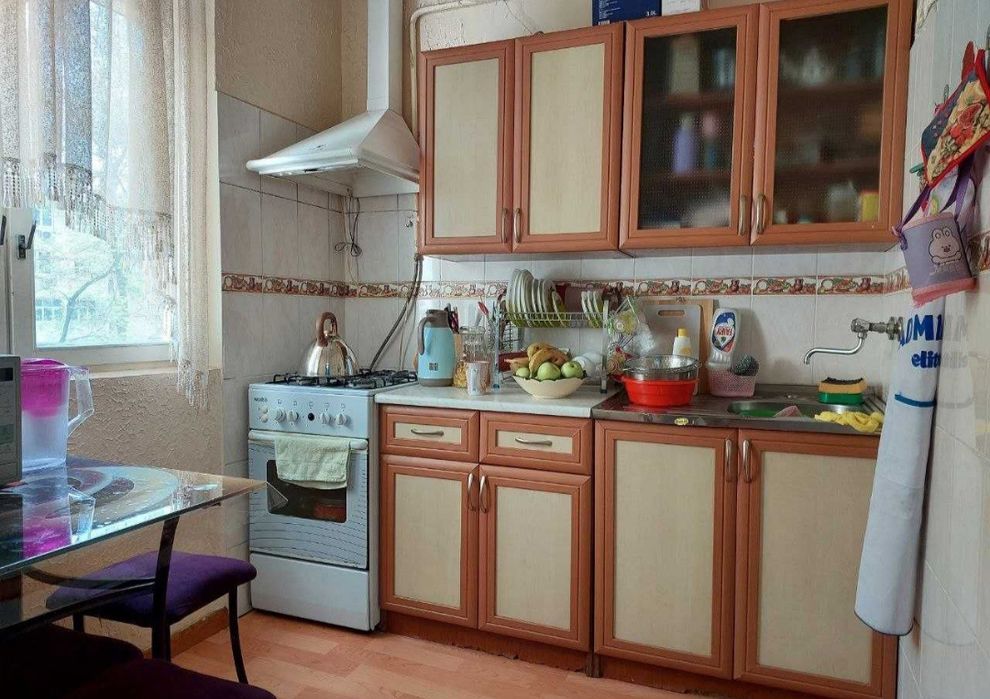 Ялангач Ширин бозор 2/3/4 срочно сотилади