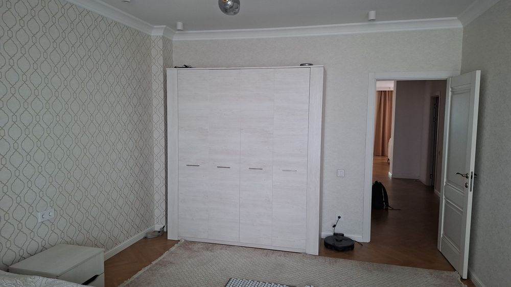 Продам спальный гарнитур