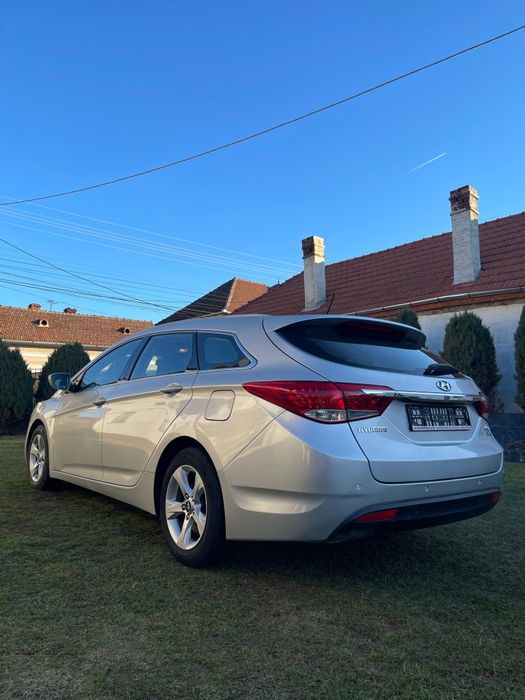 Vând Hyundai I40