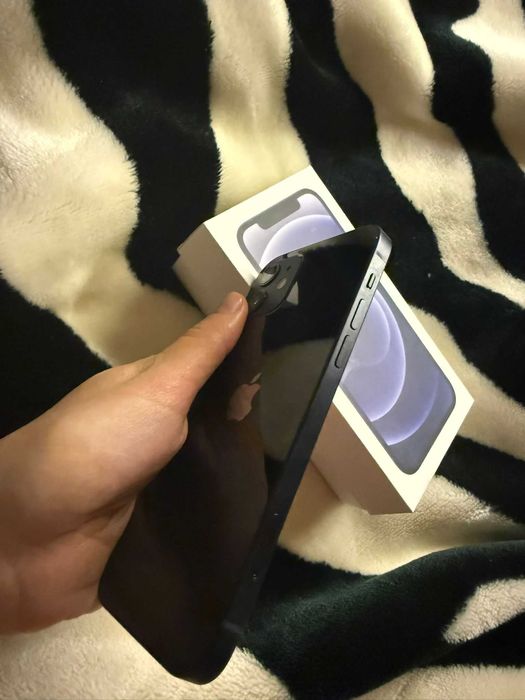 iPhone 12 64GB negru liber de rețea