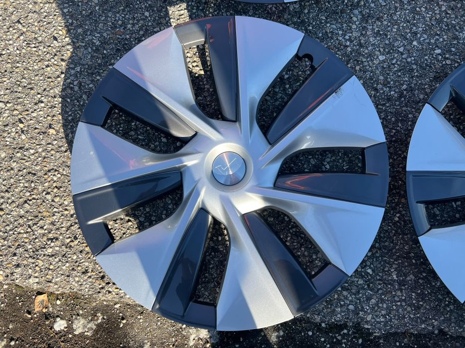 Capace foti Tesla  Model Y