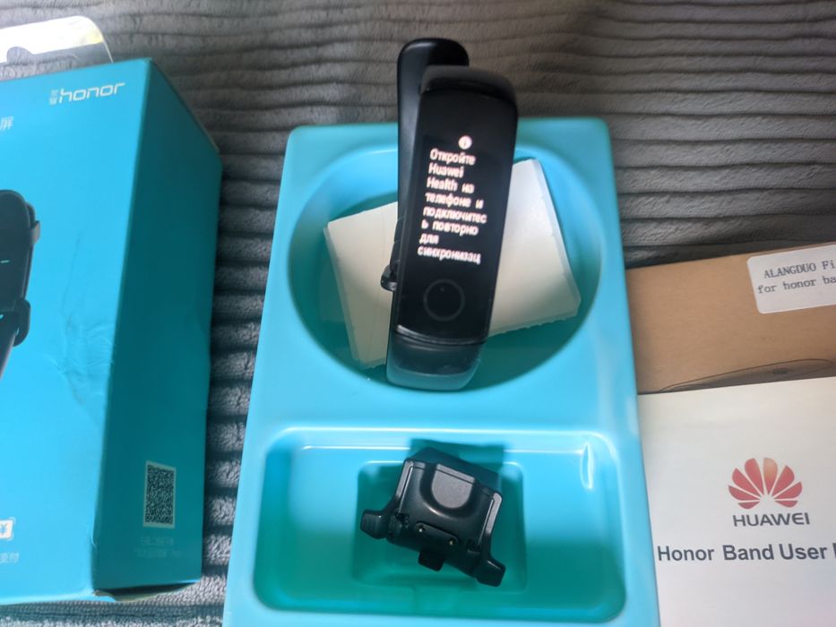 Продам фитнес-трекер Honor Band 4