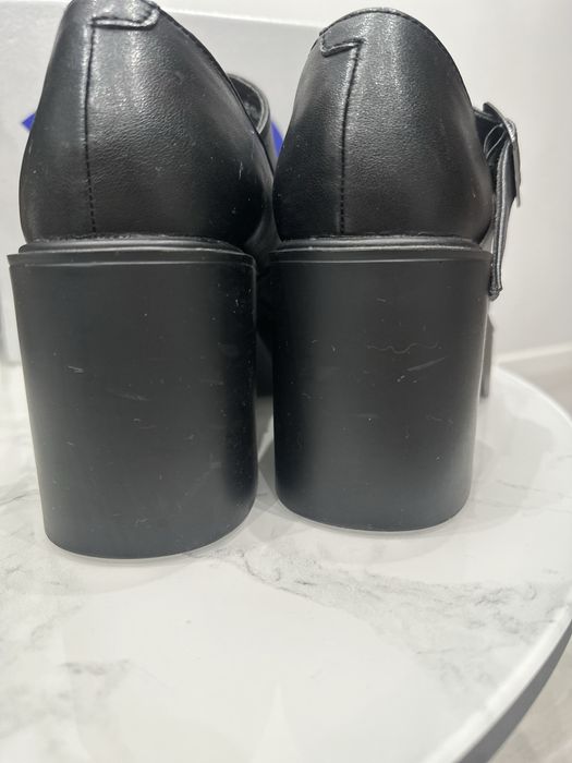 Продам туфли лоферы