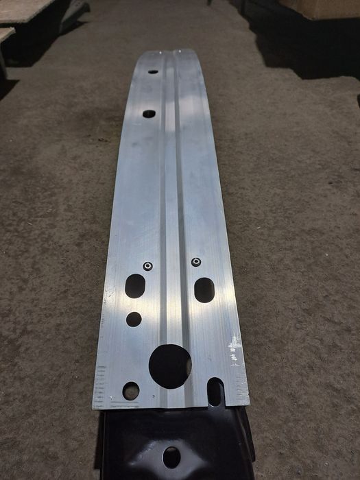 Усилитель переднего бампера Камри 70