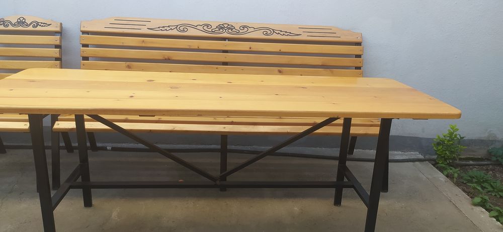 Стол и две скамейки (комплект). Дерево. Новые. Срочно;