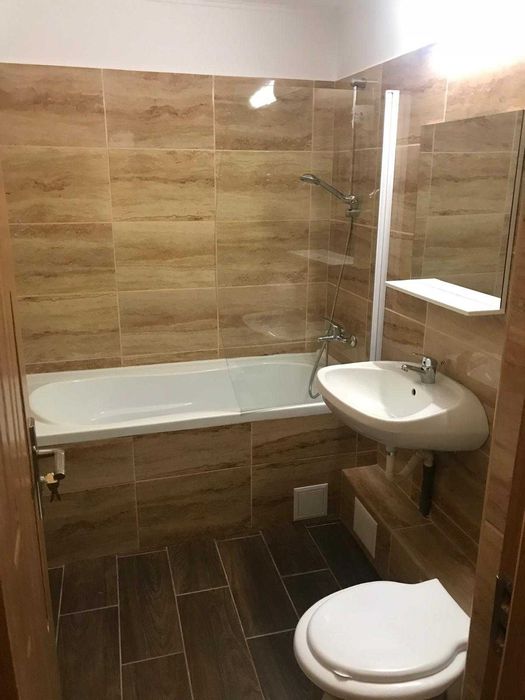 Inchiriez apartament 3 camere