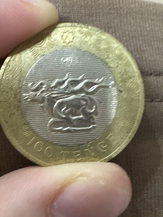 Продам монету 100 тенге