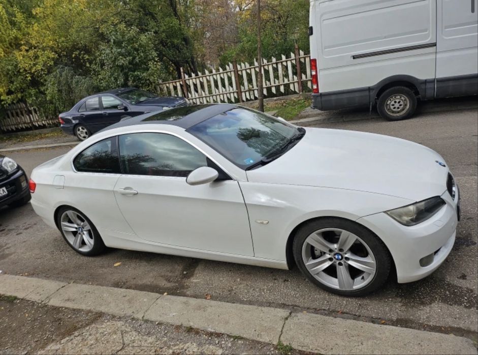 Продавам bmw 330