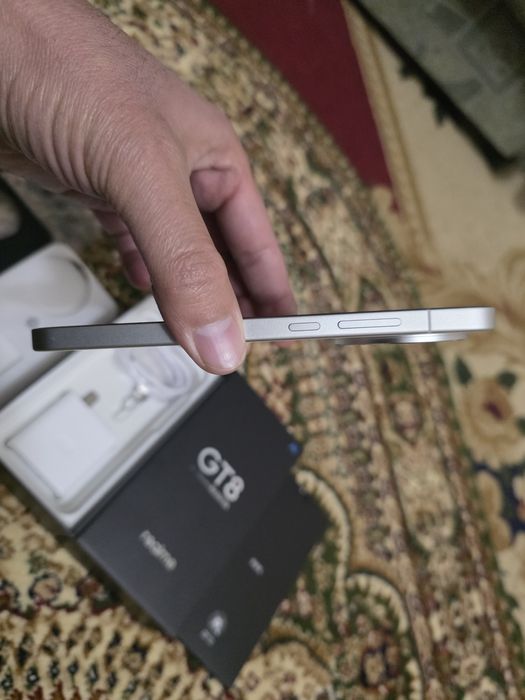 Realme GT8 в наличии