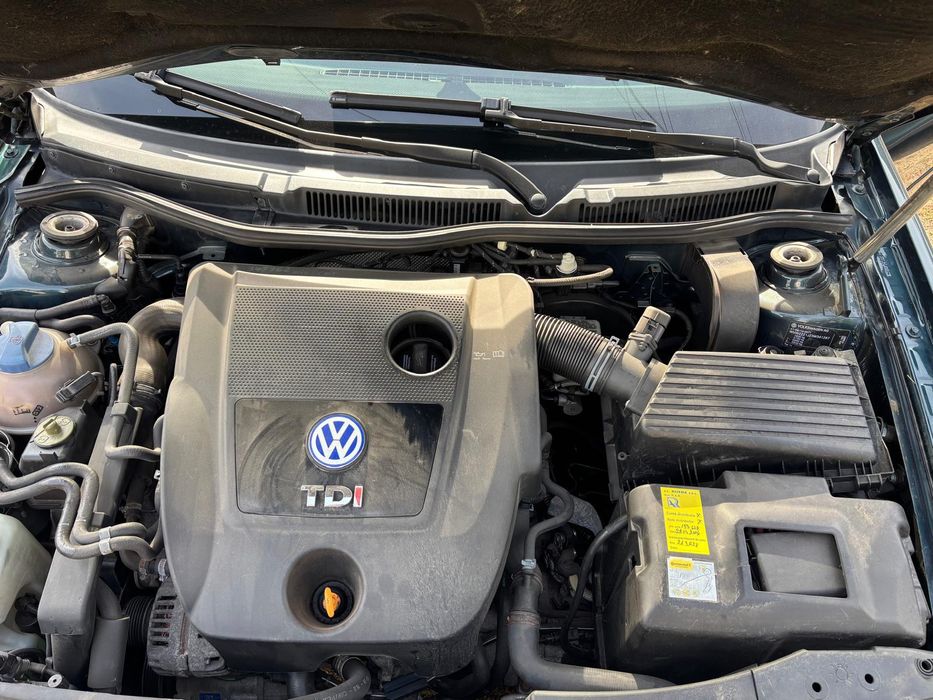Vând vw bora an 2003