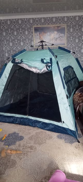 Продам палатку летнюю с окнами