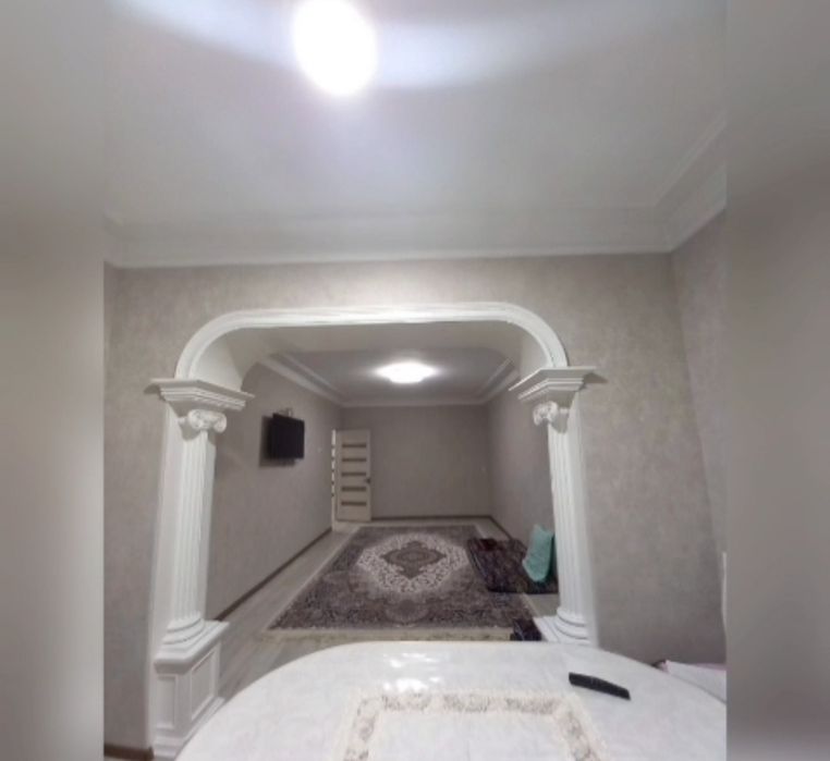 Квартира сотилади.