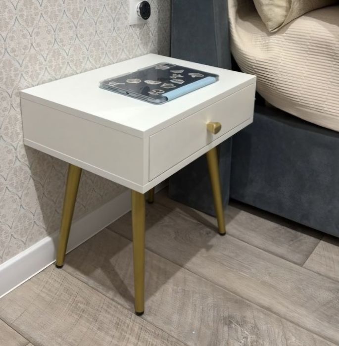 Продам 2 прикроватных тумбы