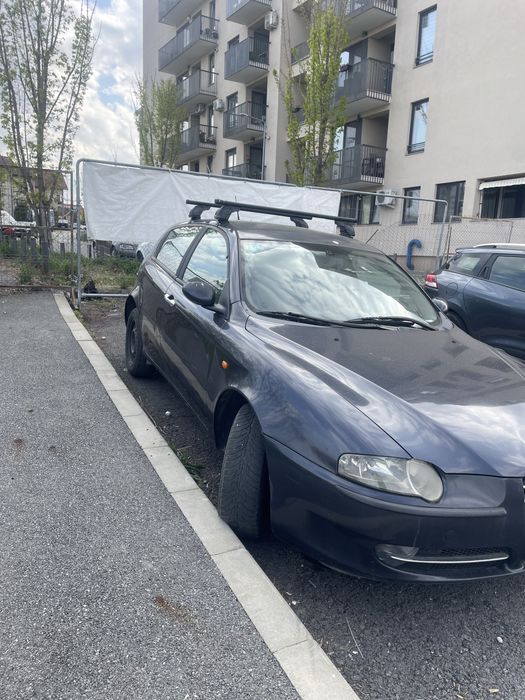 Alfa Romeo 147 1.9 JTD PORNEȘTE – bună pentru dezmembrat / proiect