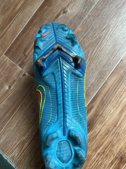 Продам бутсы найк