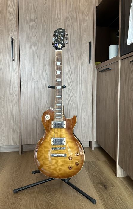 Chitară Electrică Epiphone Les Paul Standard PlusTop + Stand inclus