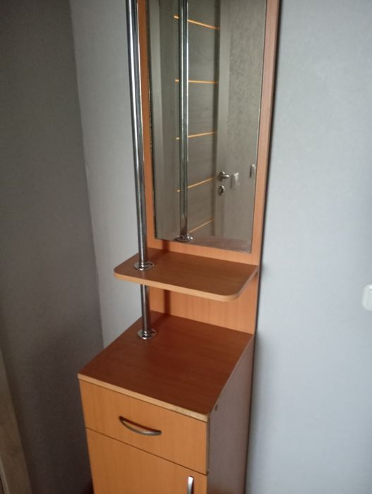 Продам туалетный столик