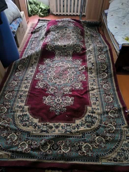 Продам ковры две штуки