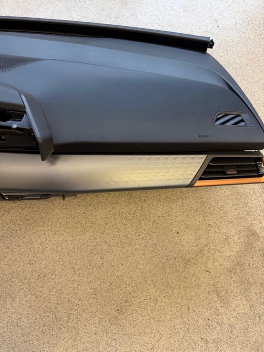 Plansa bord cupra born